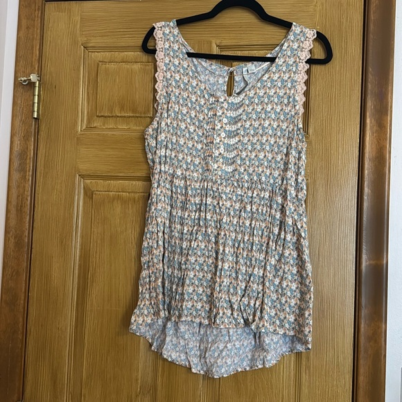 Lauren Conrad tank top - Picture 1 of 2